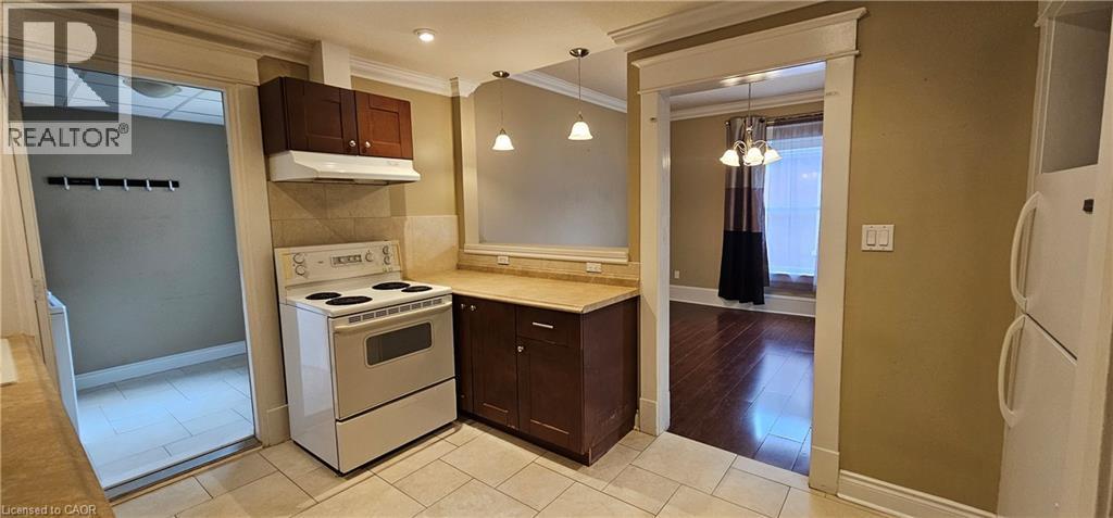 18 Moscrip Road, Cambridge, ON - Indoor Photo Showing Kitchen