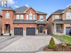 62 DONALD STEWART CRESCENT East Gwillimbury, ON L0G 1M0