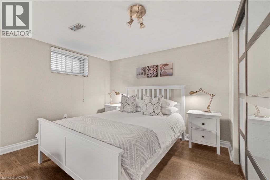 710 Hager Avenue, Burlington, ON - Indoor Photo Showing Bedroom