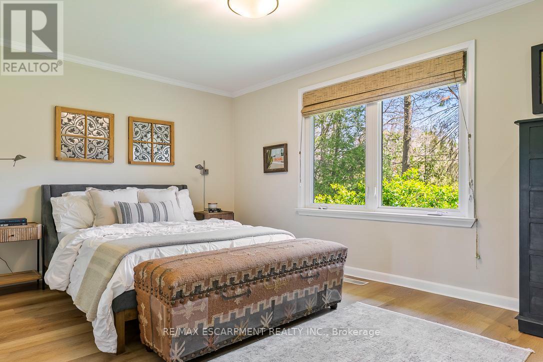 1548 Wembury Road, Mississauga, ON - Indoor Photo Showing Bedroom