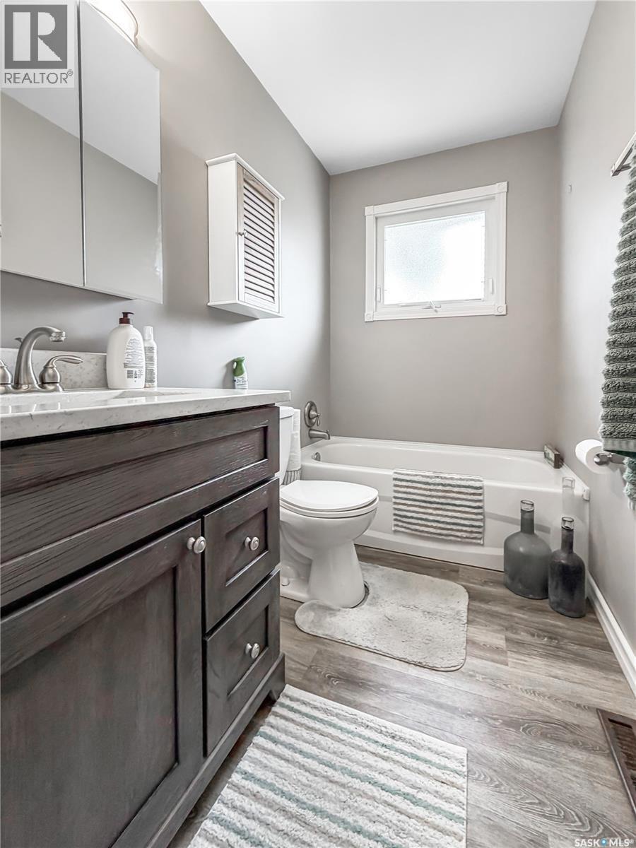 507 Dennis Street, Esterhazy, SK - Indoor Photo Showing Bathroom