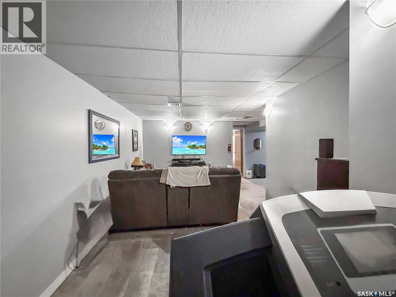507 Dennis Street, Esterhazy, SK - Indoor