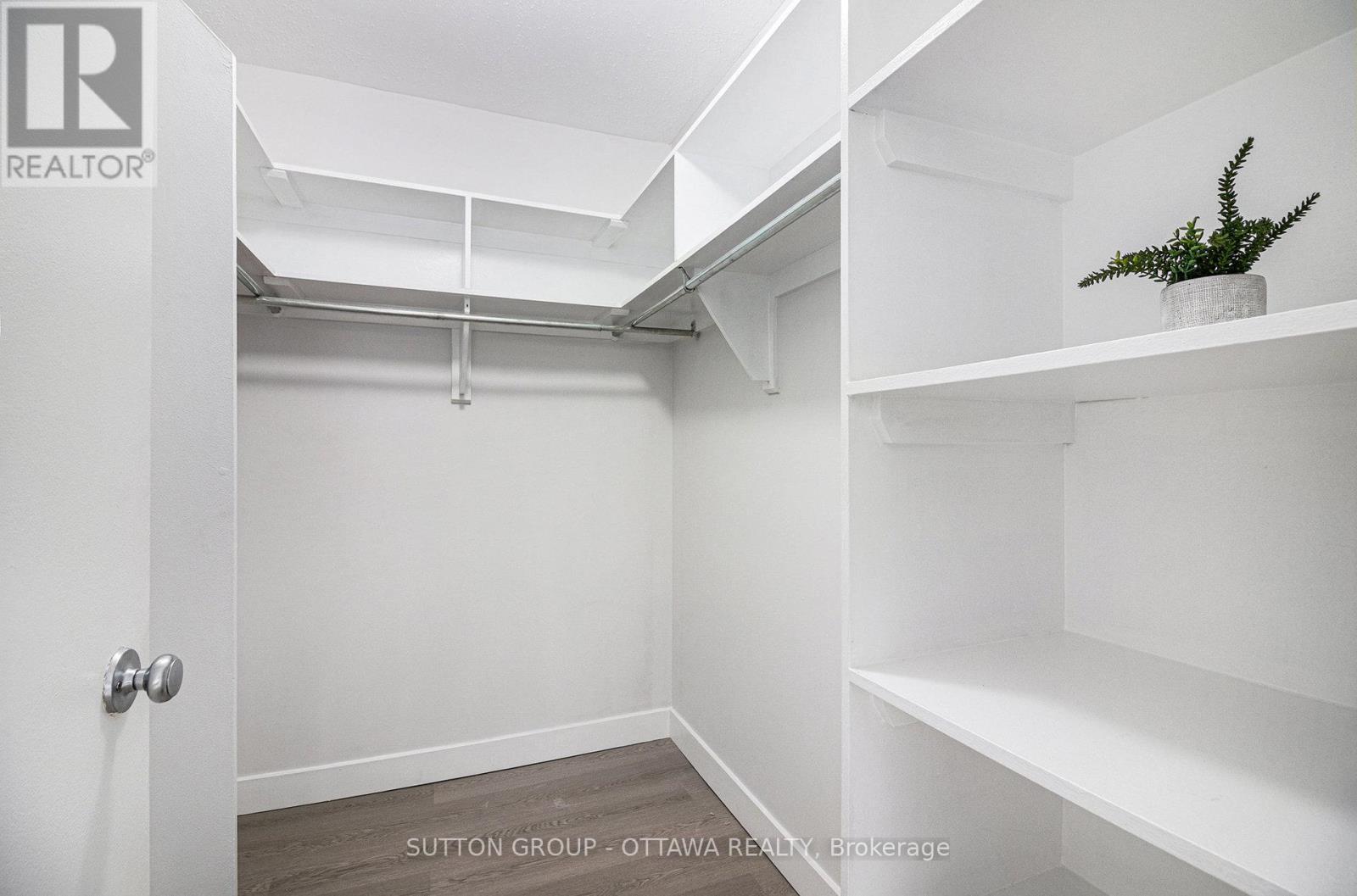 Walk in close - 314 - 270 Brittany Drive, Ottawa, ON - Indoor With Storage