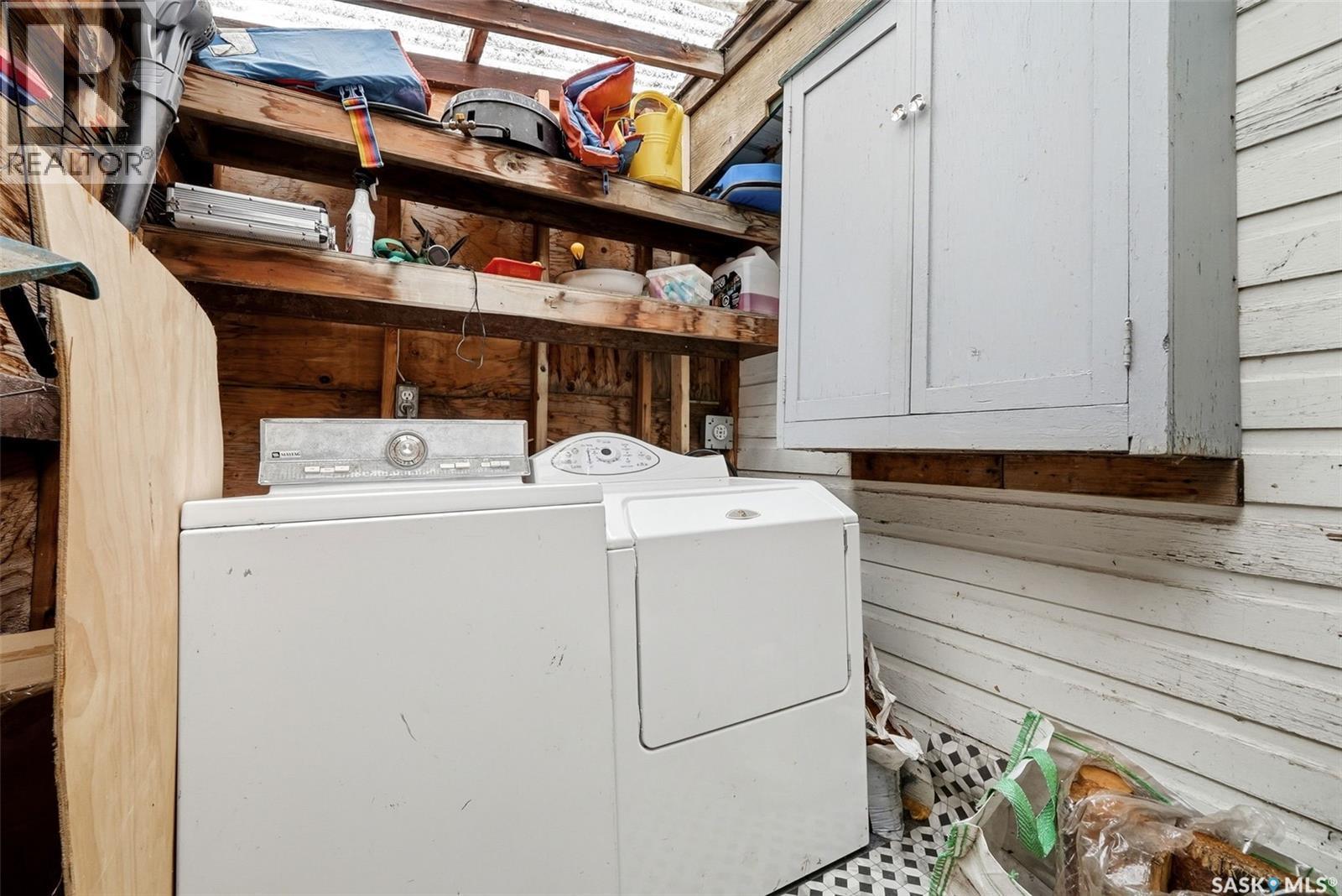 57 Sebolt Bay, Lumsden Beach, SK - Indoor Photo Showing Laundry Room