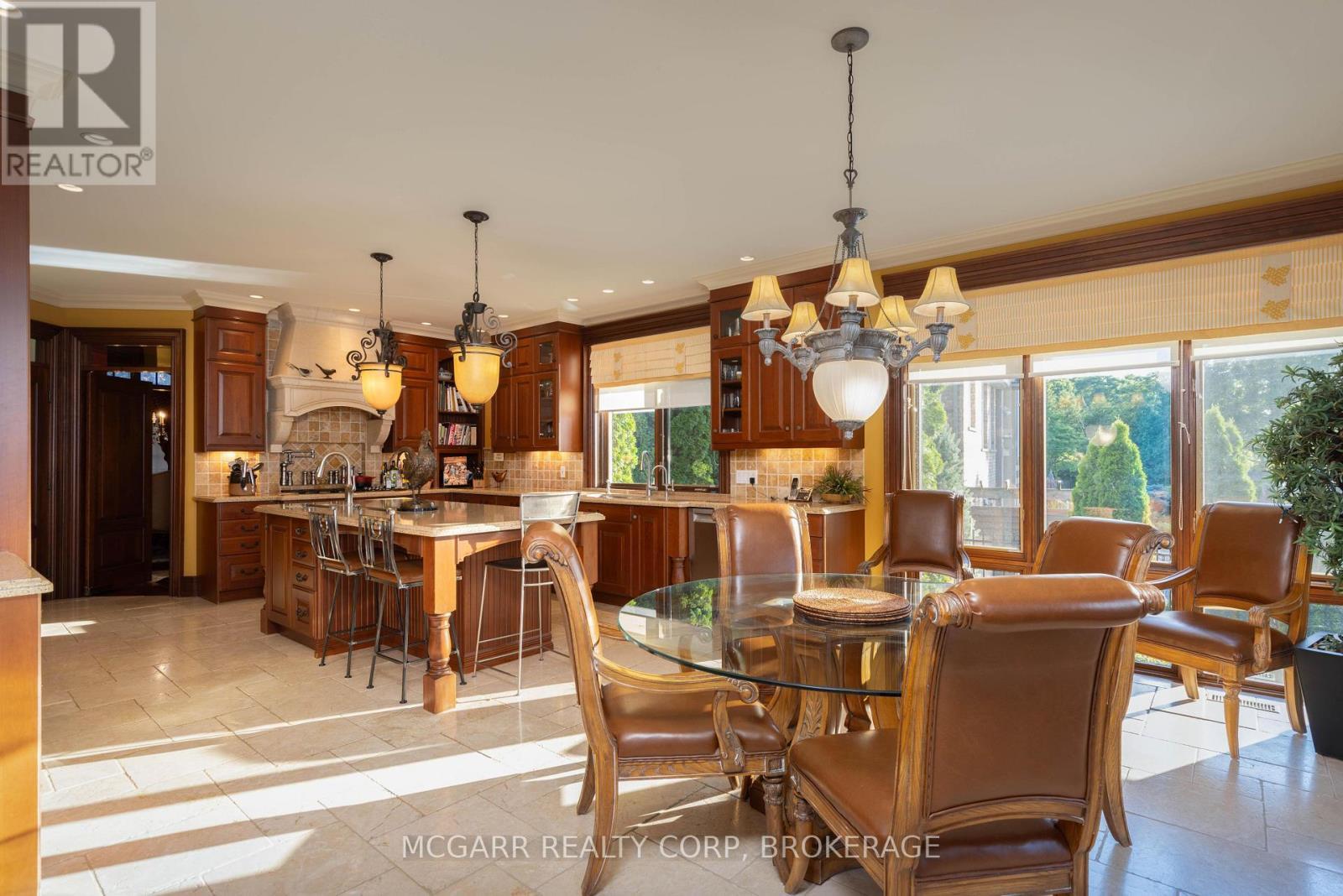 Light filled eating + cooking spaces - 89 October Drive, St. Catharines (Lakeshore), ON - Indoor Photo Showing Dining Room