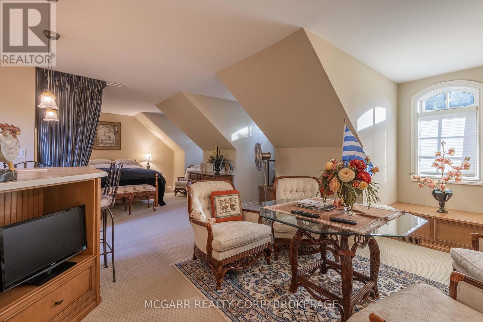 Private guest/nanny suite - 89 October Drive, St. Catharines (Lakeshore), ON - Indoor