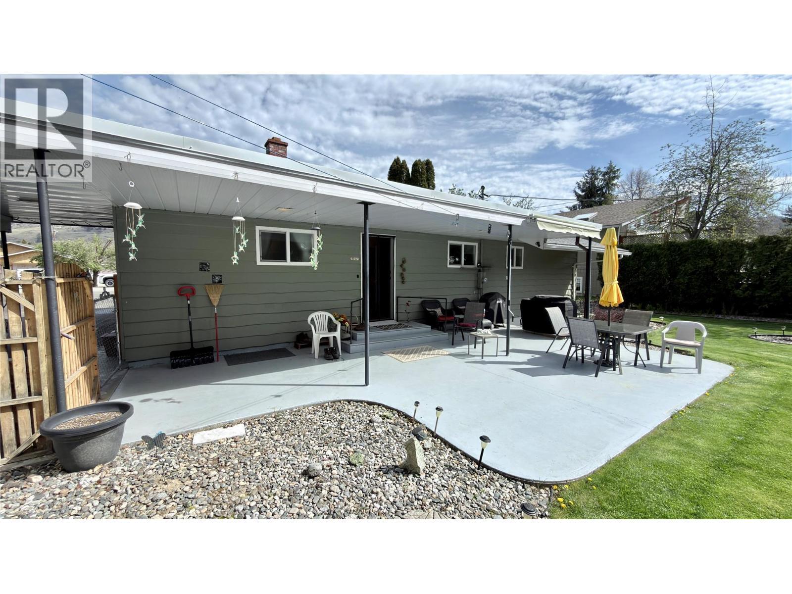 492 Fourth Avenue, Midway, BC - Outdoor