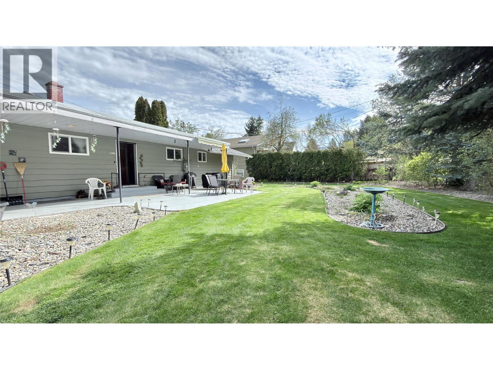 492 Fourth Avenue, Midway, BC - Outdoor