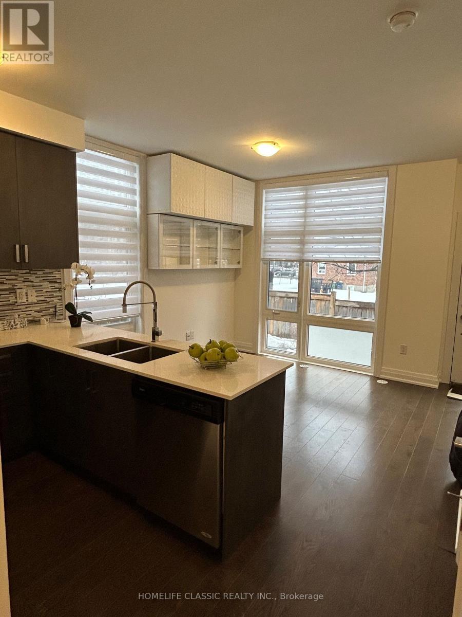 9 - 11 Eldora Avenue, Toronto, ON - Indoor Photo Showing Kitchen With Double Sink