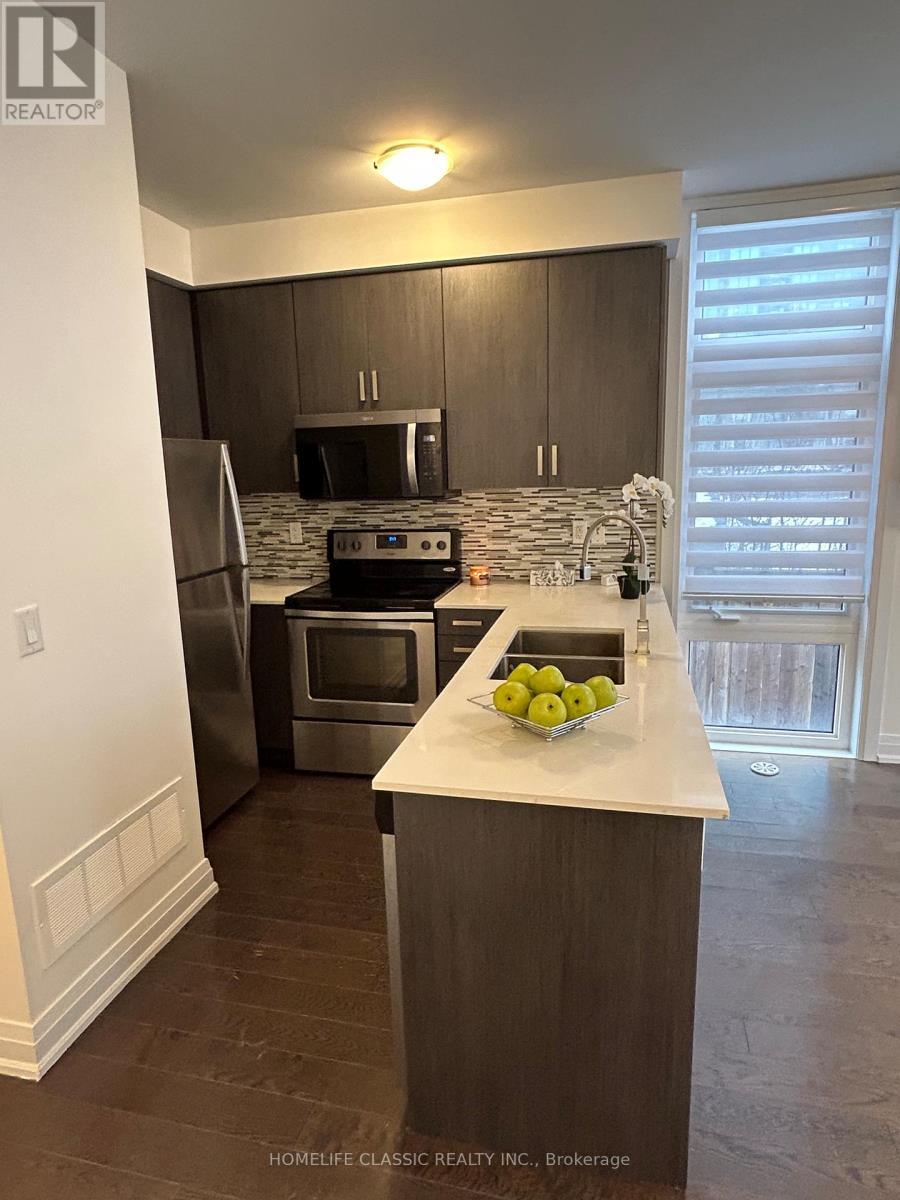 9 - 11 Eldora Avenue, Toronto, ON - Indoor Photo Showing Kitchen With Double Sink With Upgraded Kitchen