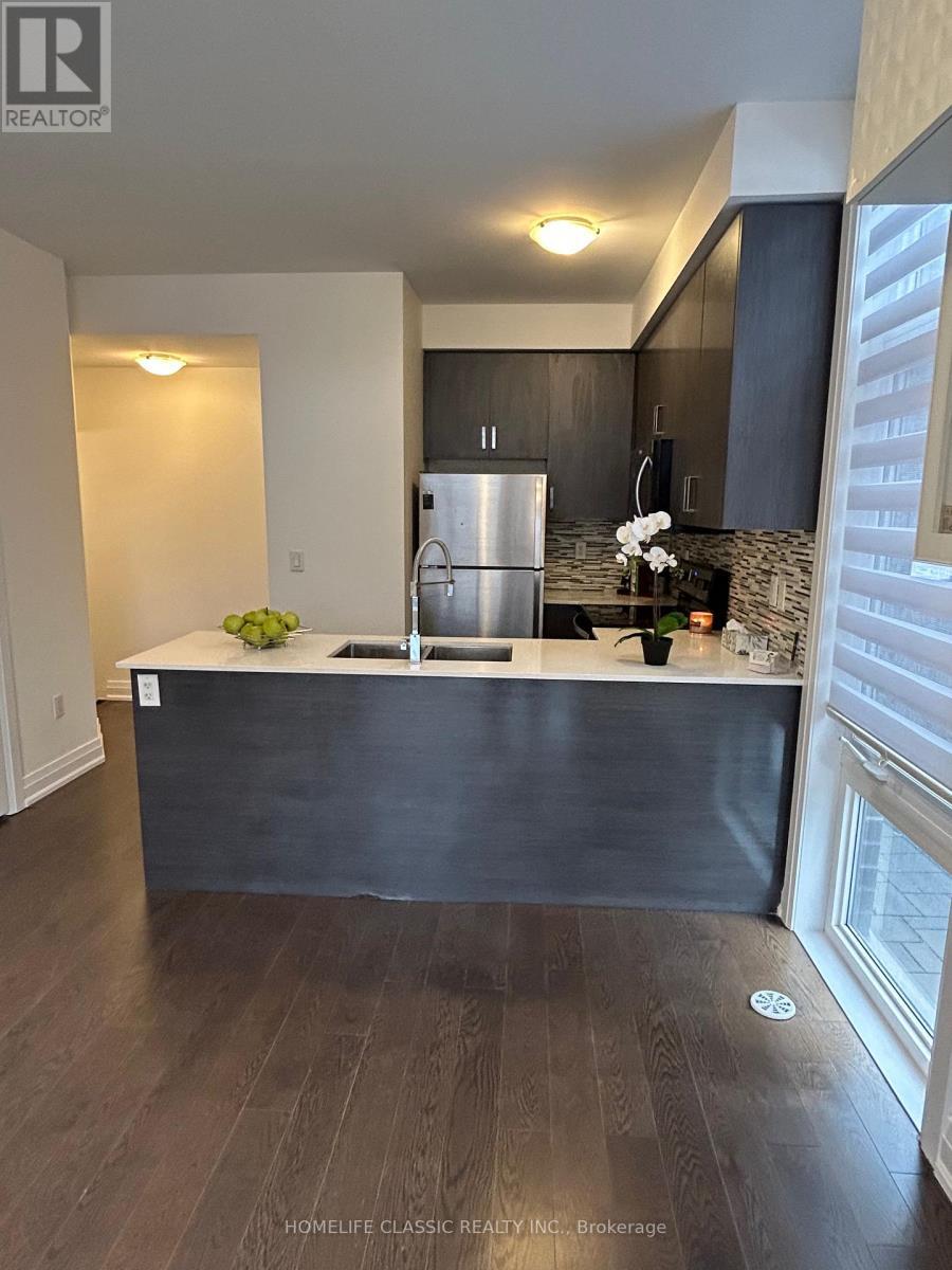 9 - 11 Eldora Avenue, Toronto, ON - Indoor Photo Showing Kitchen With Double Sink