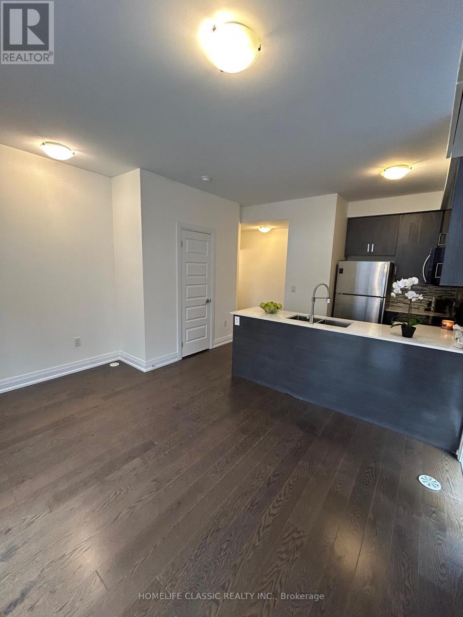 9 - 11 Eldora Avenue, Toronto, ON - Indoor