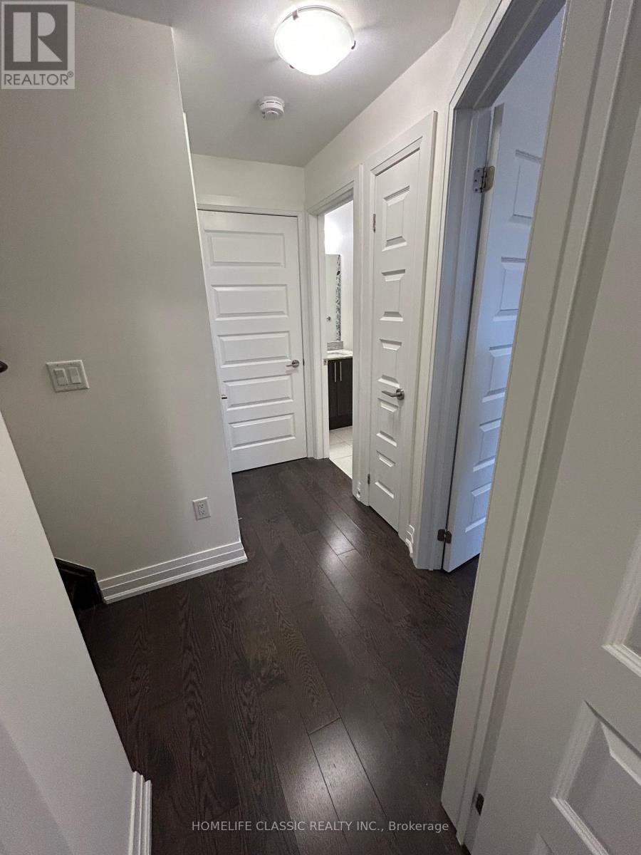 9 - 11 Eldora Avenue, Toronto, ON - Indoor Photo Showing Other Room