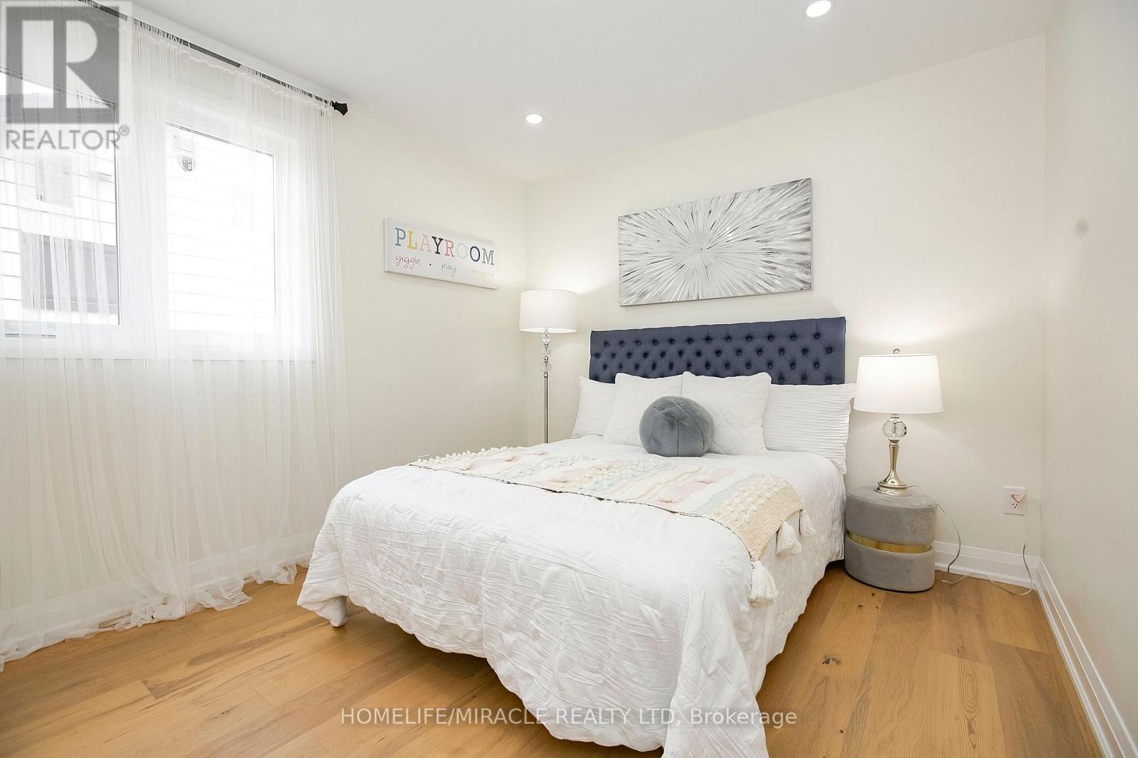 52 Foxacre Row, Brampton, ON - Indoor Photo Showing Bedroom