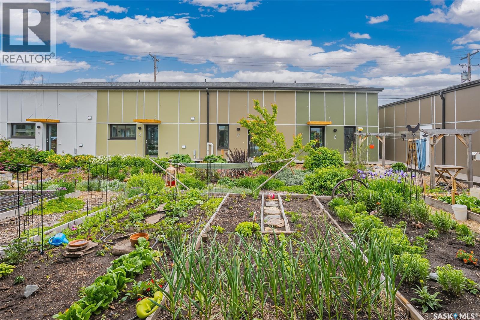 4 475 L Avenue S, Saskatoon, SK - Outdoor