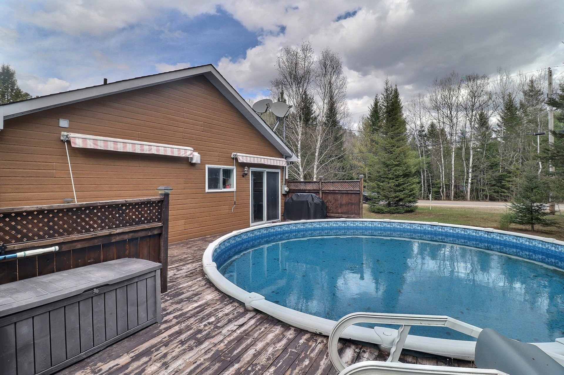Exterior - 257 Ch. Du Chevreuil-Blanc, Bowman, QC - Outdoor With Above Ground Pool