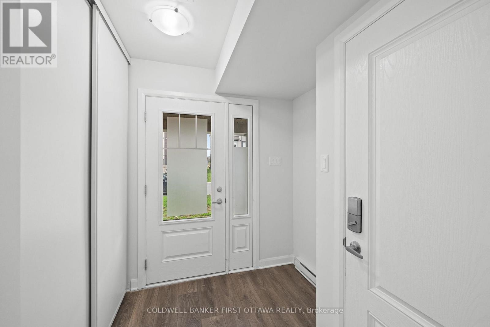 511 Clemency Crescent, Ottawa, ON - Indoor Photo Showing Other Room