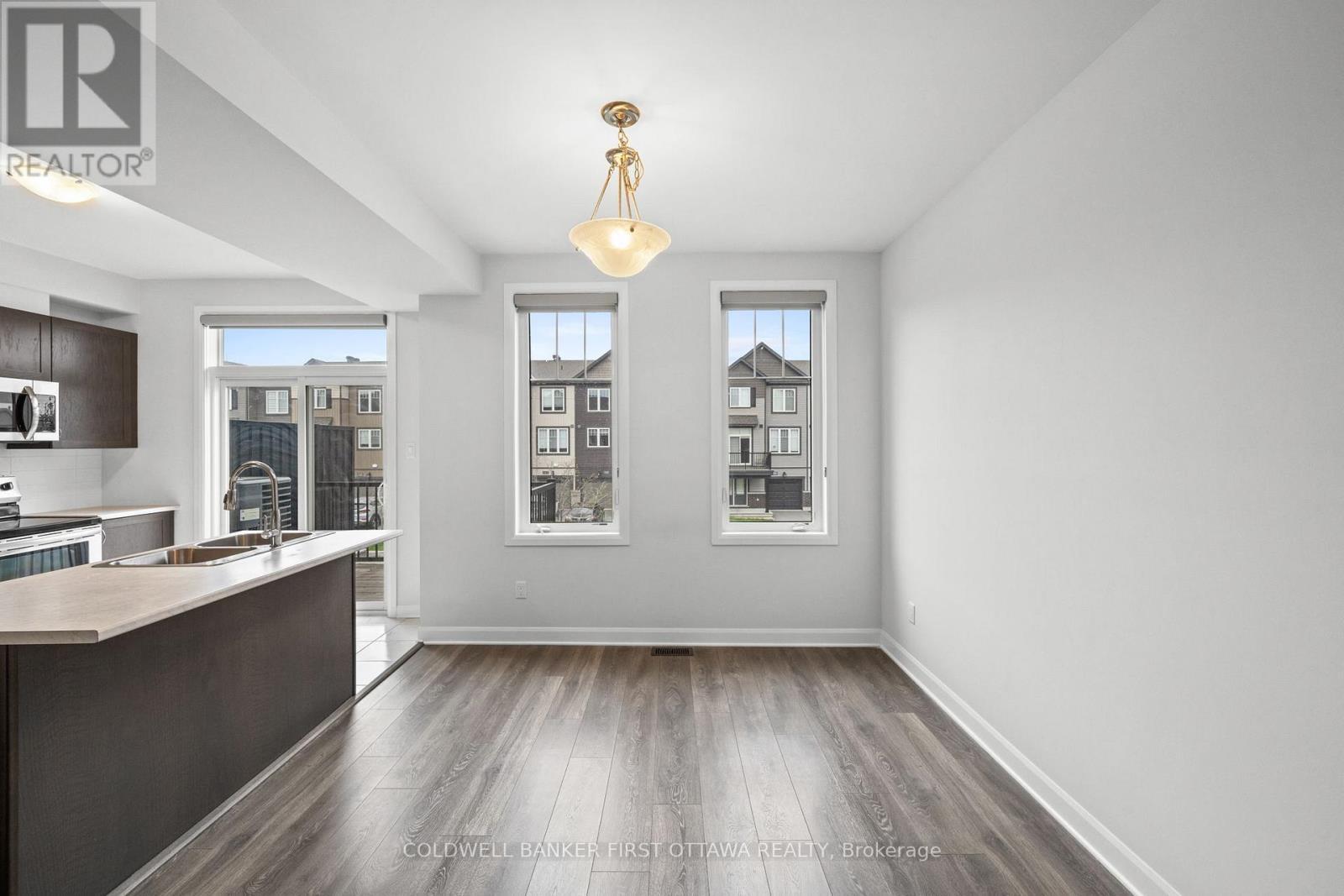 511 Clemency Crescent, Ottawa, ON - Indoor Photo Showing Other Room