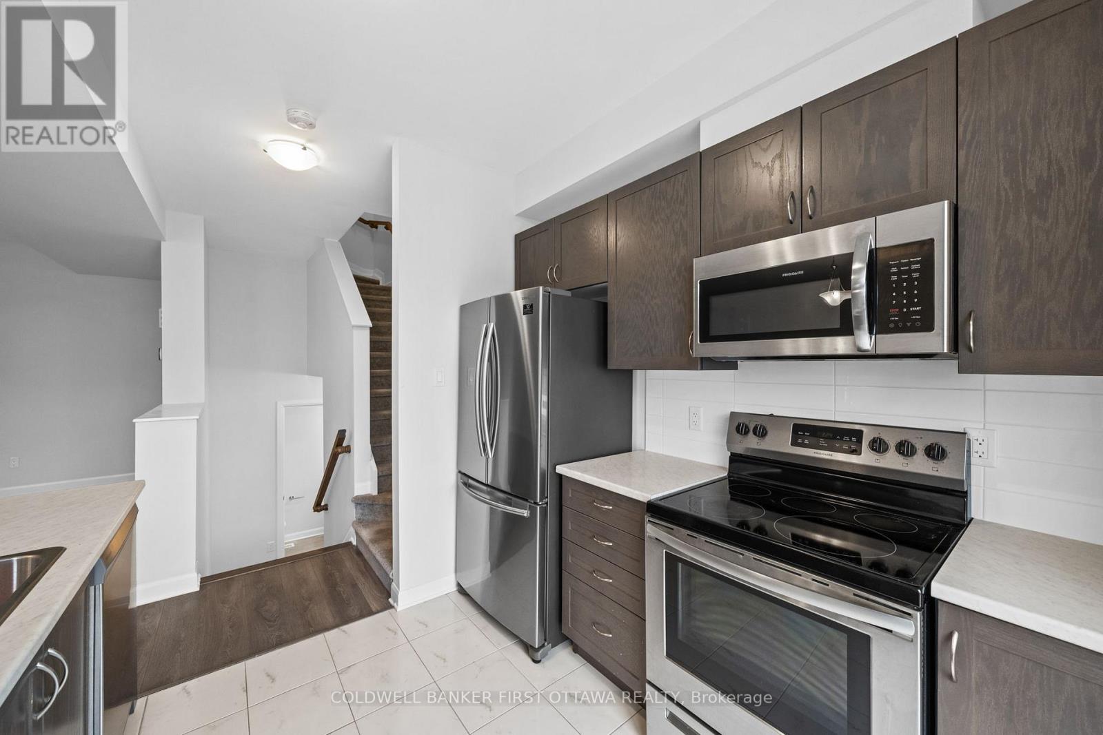 511 Clemency Crescent, Ottawa, ON - Indoor Photo Showing Kitchen