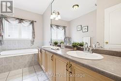 6 pc ensuite bathroom - 
