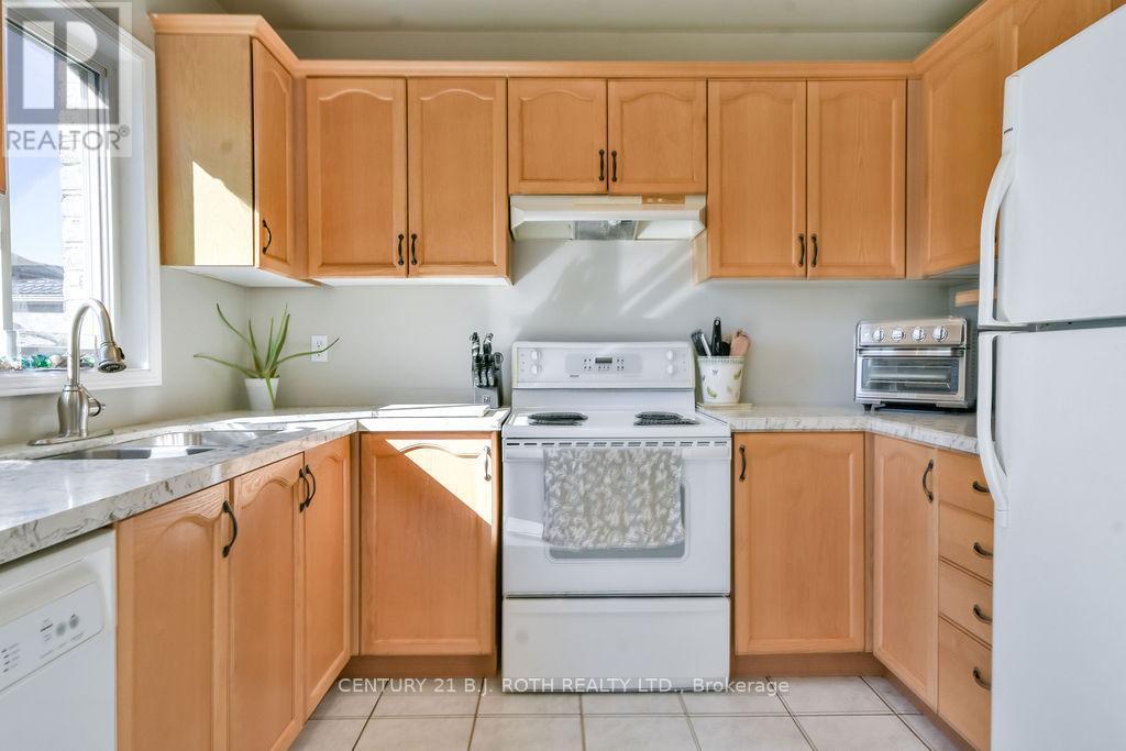 1970 Webster Boulevard, Innisfil, ON - Indoor Photo Showing Kitchen