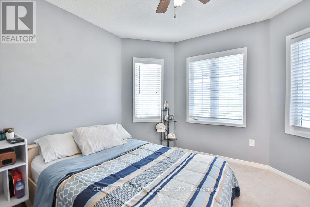 1970 Webster Boulevard, Innisfil, ON - Indoor Photo Showing Bedroom