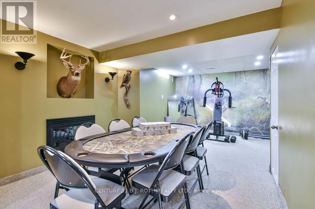 1970 Webster Boulevard, Innisfil, ON - Indoor Photo Showing Dining Room