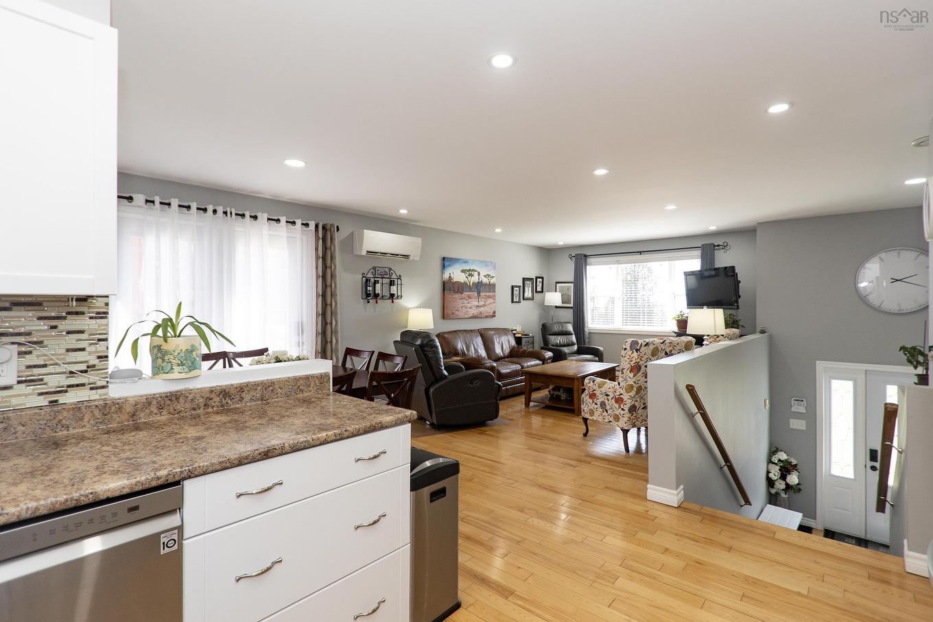 18372 Highway 2, Fenwick, NS