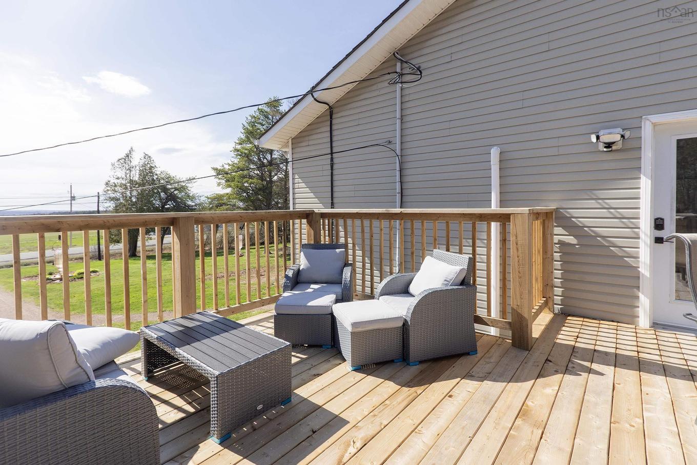 18372 Highway 2, Fenwick, NS