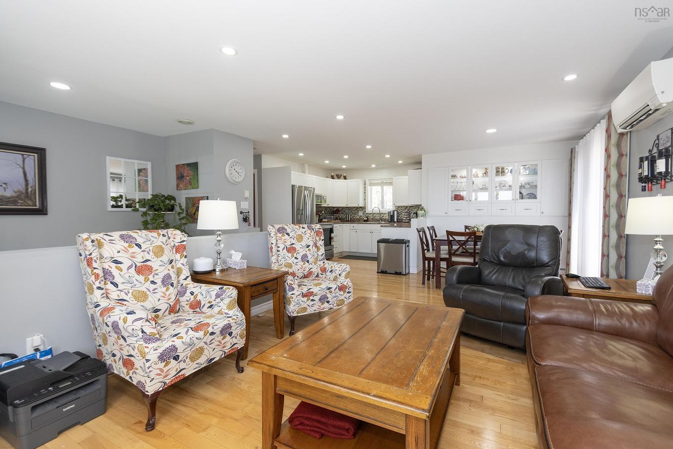 18372 Highway 2, Fenwick, NS