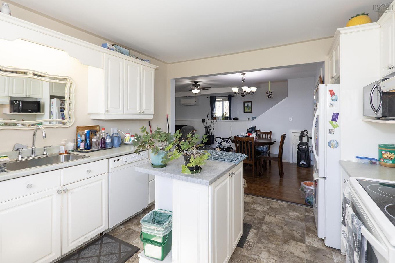 18372 Highway 2, Fenwick, NS
