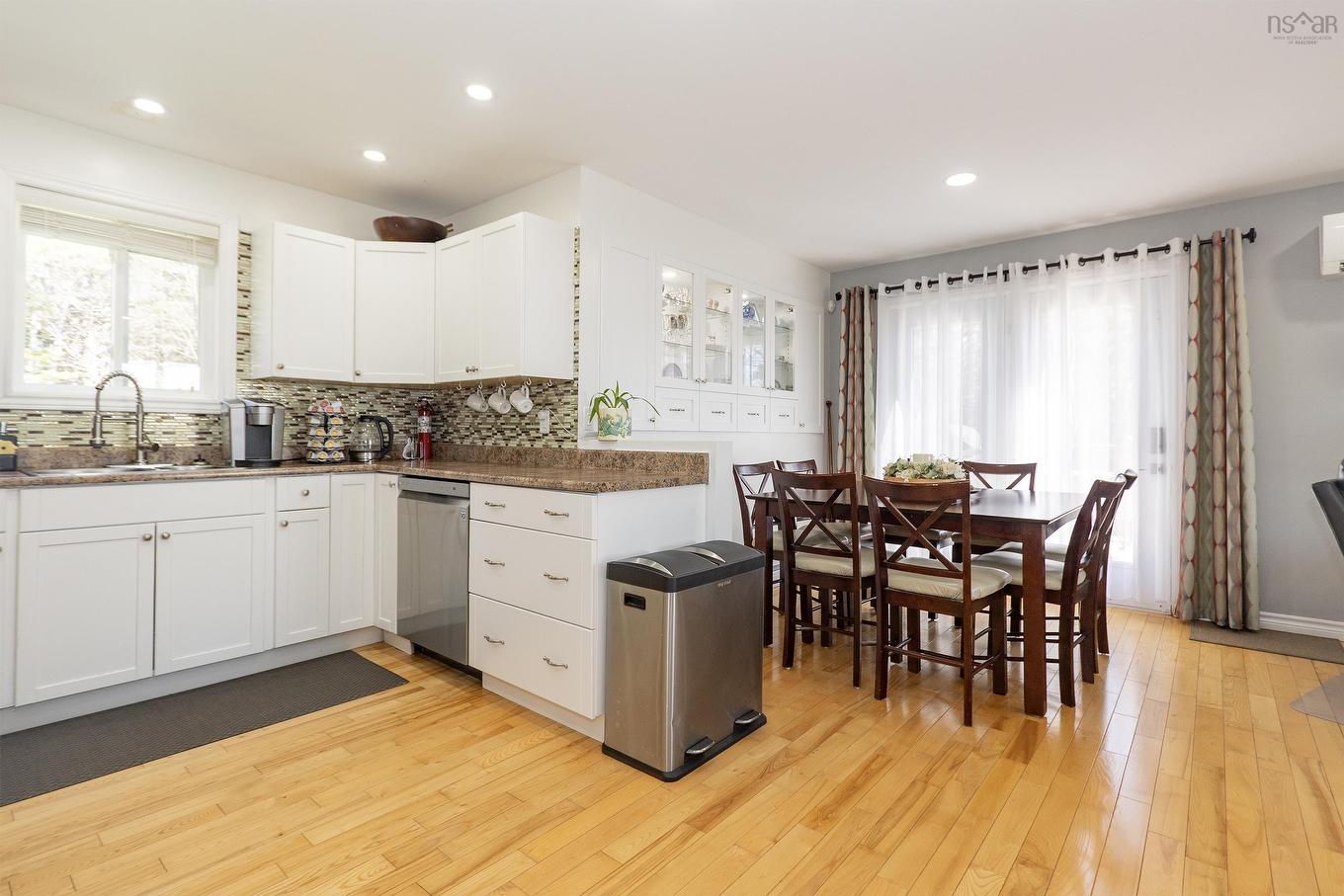18372 Highway 2, Fenwick, NS