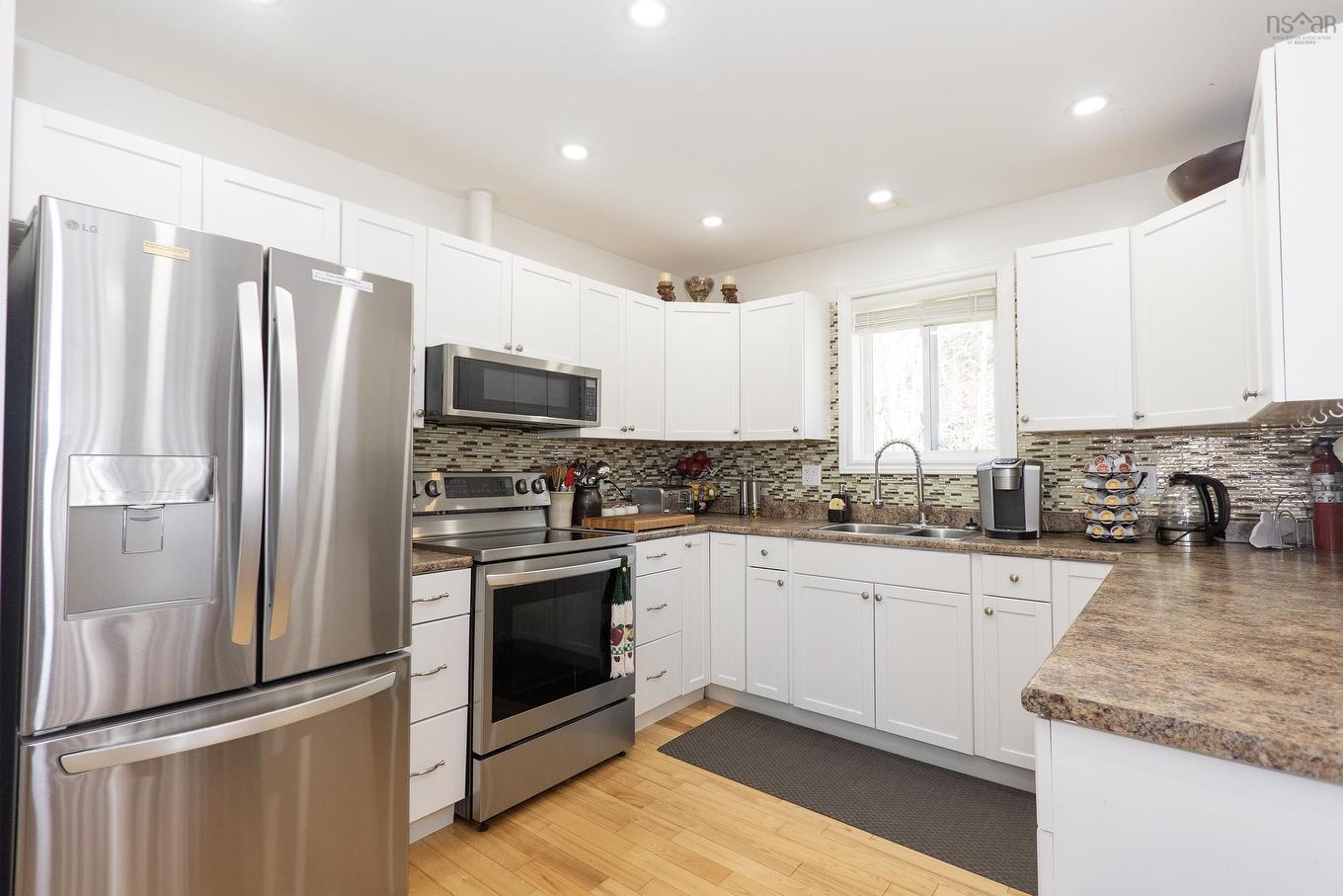 18372 Highway 2, Fenwick, NS