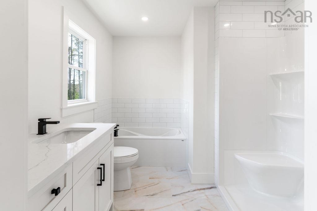 37 Periwinkle Drive, Enfield, NS - Indoor Photo Showing Bathroom