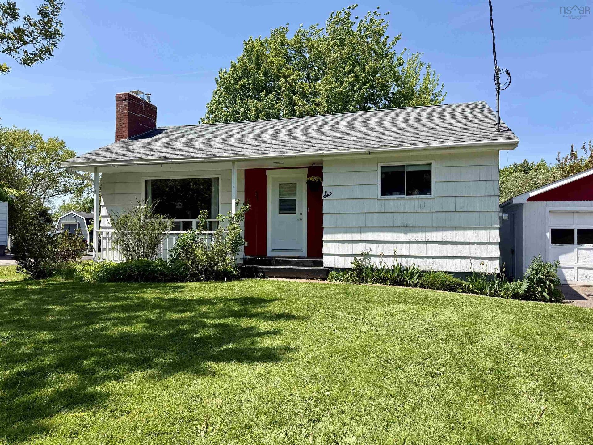 6 Durley Street, Amherst, NS
