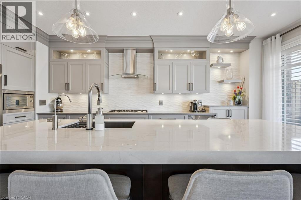 254 Gosling Gardens Unit# 20, Guelph, ON - Indoor Photo Showing Kitchen With Upgraded Kitchen