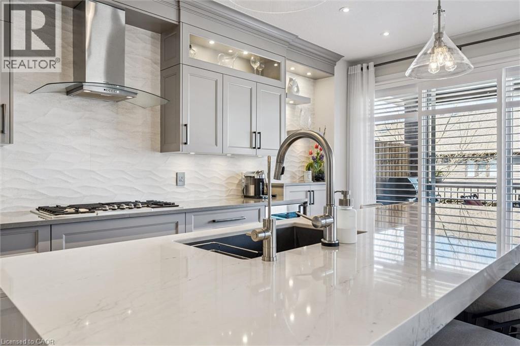 254 Gosling Gardens Unit# 20, Guelph, ON - Indoor Photo Showing Kitchen With Double Sink With Upgraded Kitchen