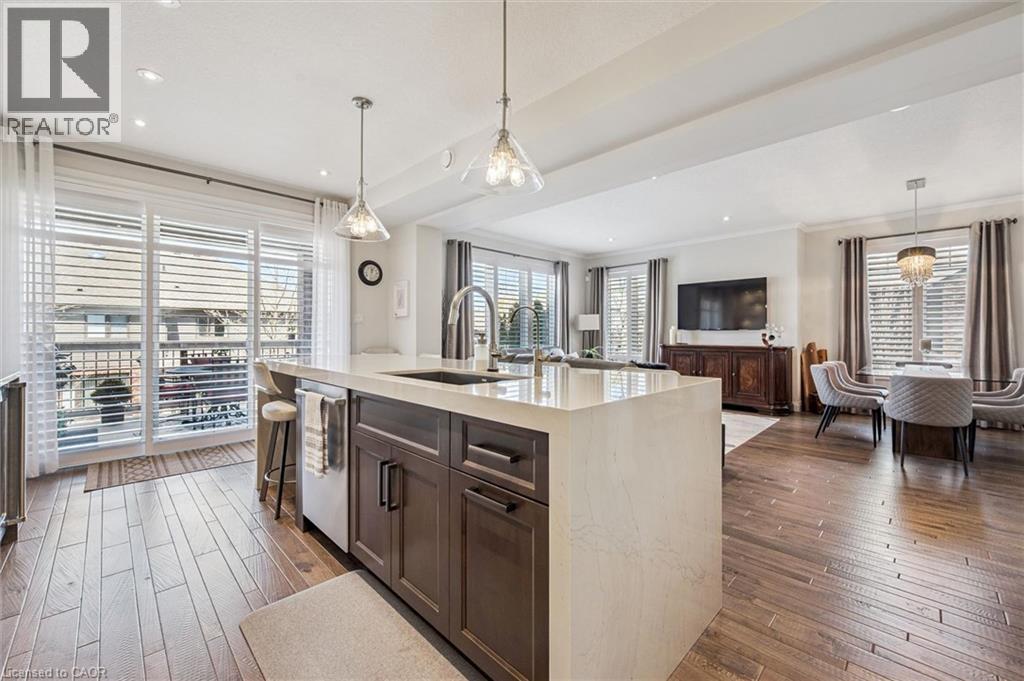 254 Gosling Gardens Unit# 20, Guelph, ON - Indoor Photo Showing Kitchen With Upgraded Kitchen