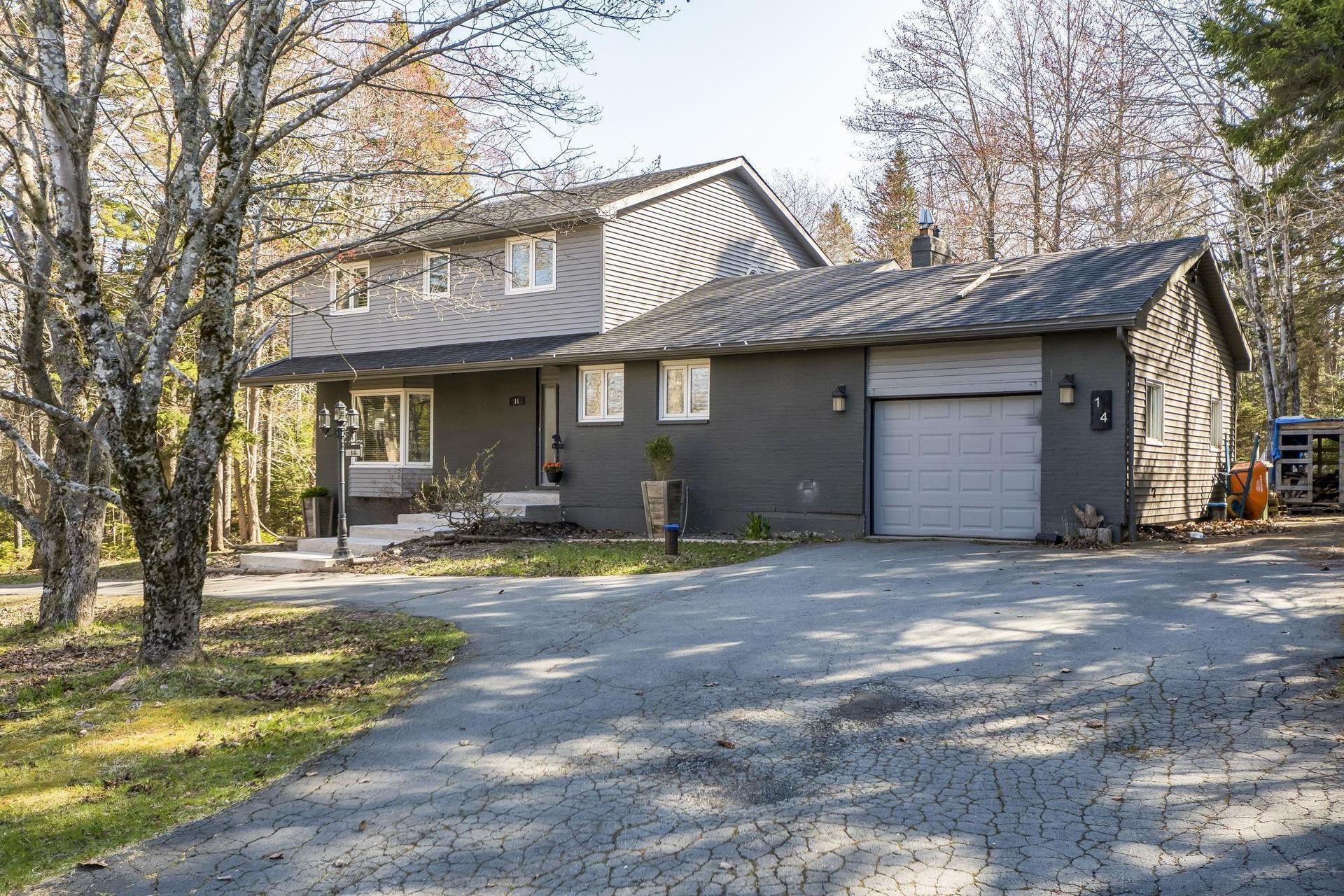 14 Sandstone Avenue, Fall River, NS
