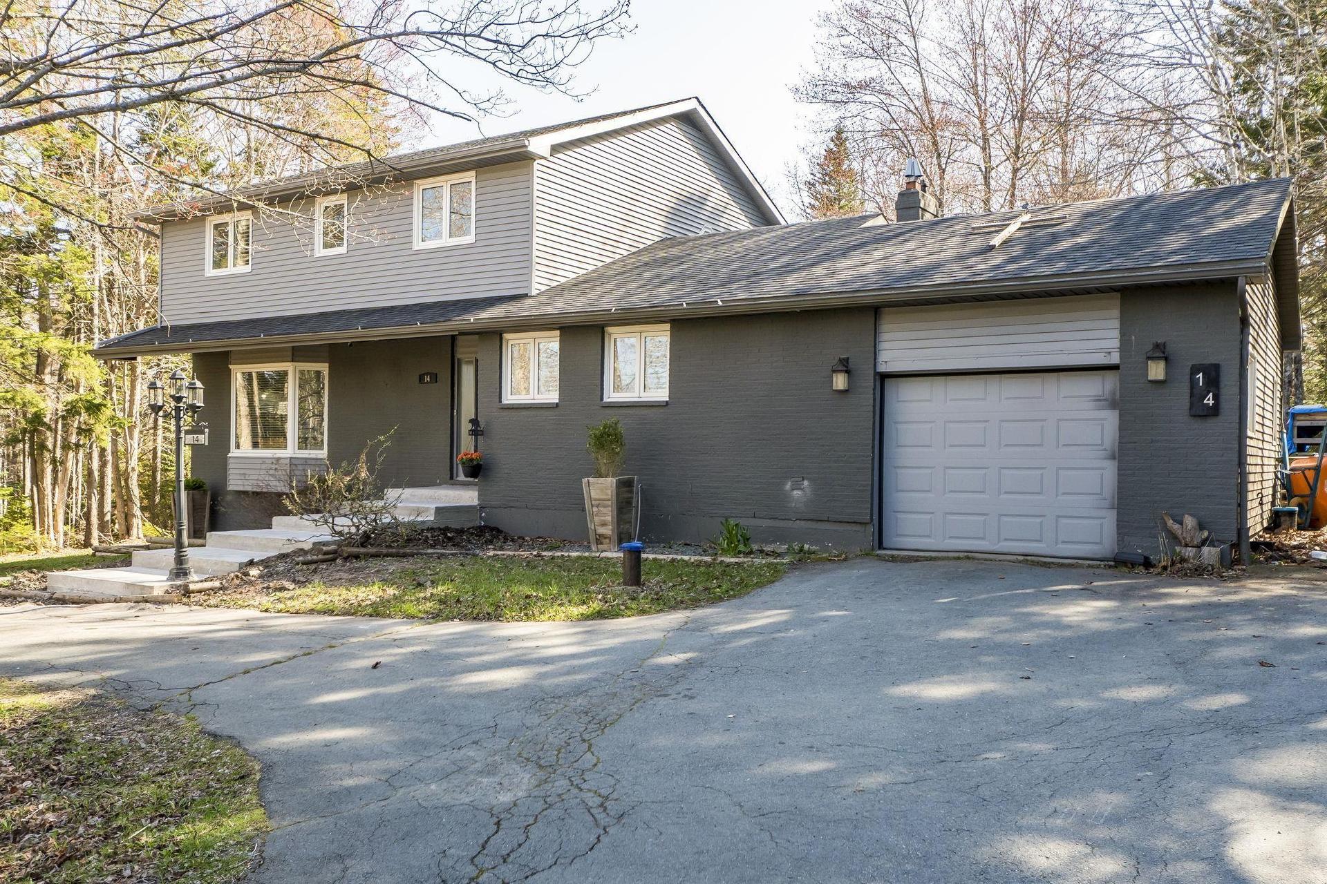 14 Sandstone Avenue, Fall River, NS