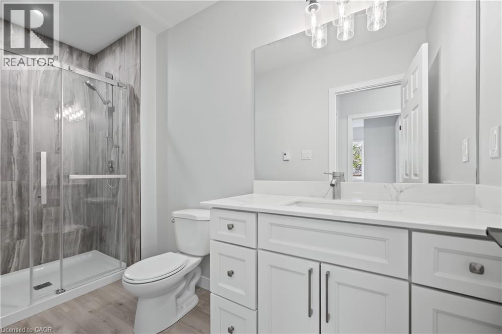 1180 Union Street, Kitchener, ON - Indoor Photo Showing Bathroom