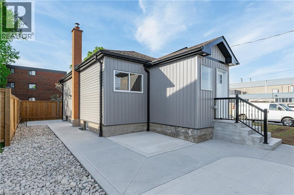 1180 Union Street, Kitchener, ON - Outdoor With Exterior