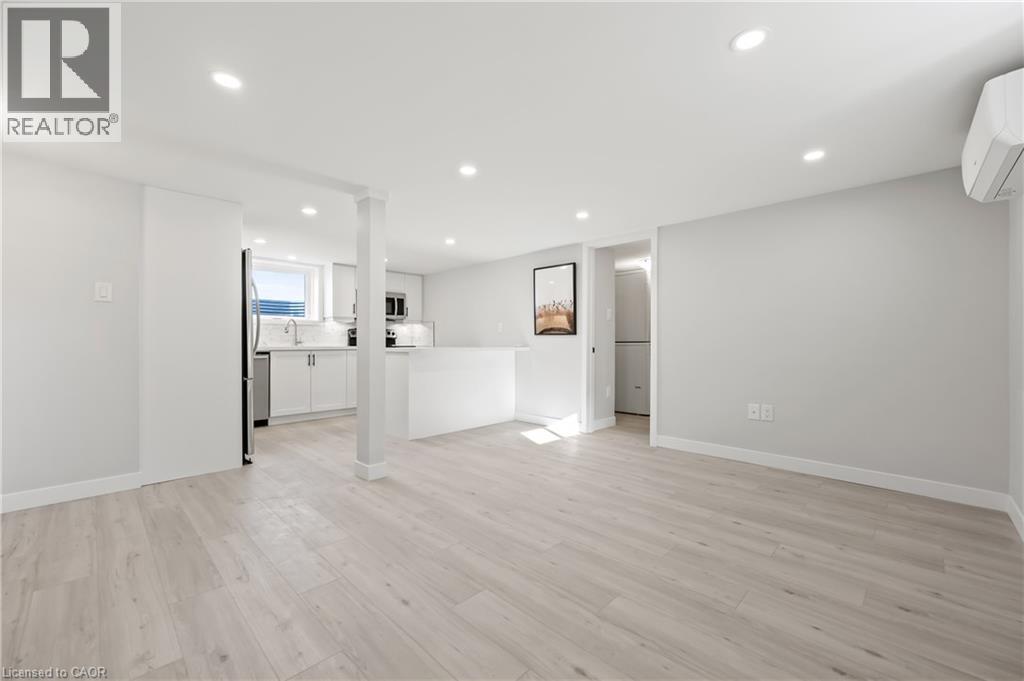 1180 Union Street, Kitchener, ON - Indoor Photo Showing Kitchen