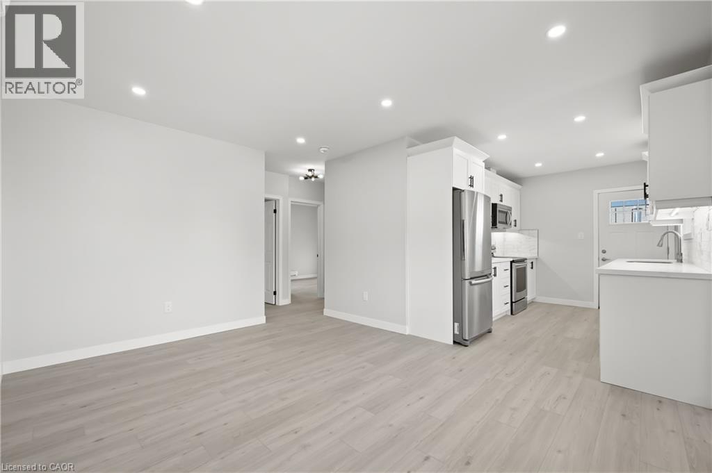 1180 Union Street, Kitchener, ON - Indoor Photo Showing Kitchen