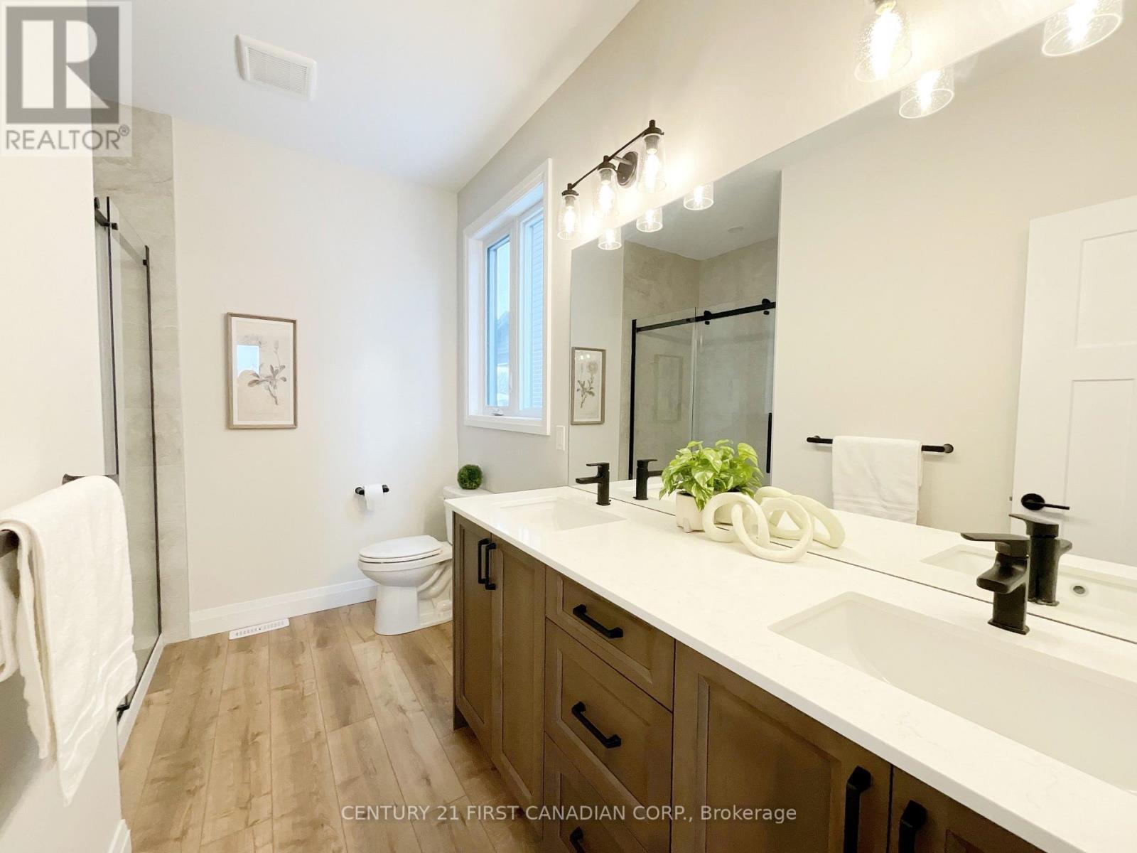 7 Postma Crescent, North Middlesex (Ailsa Craig), ON - Indoor Photo Showing Bathroom