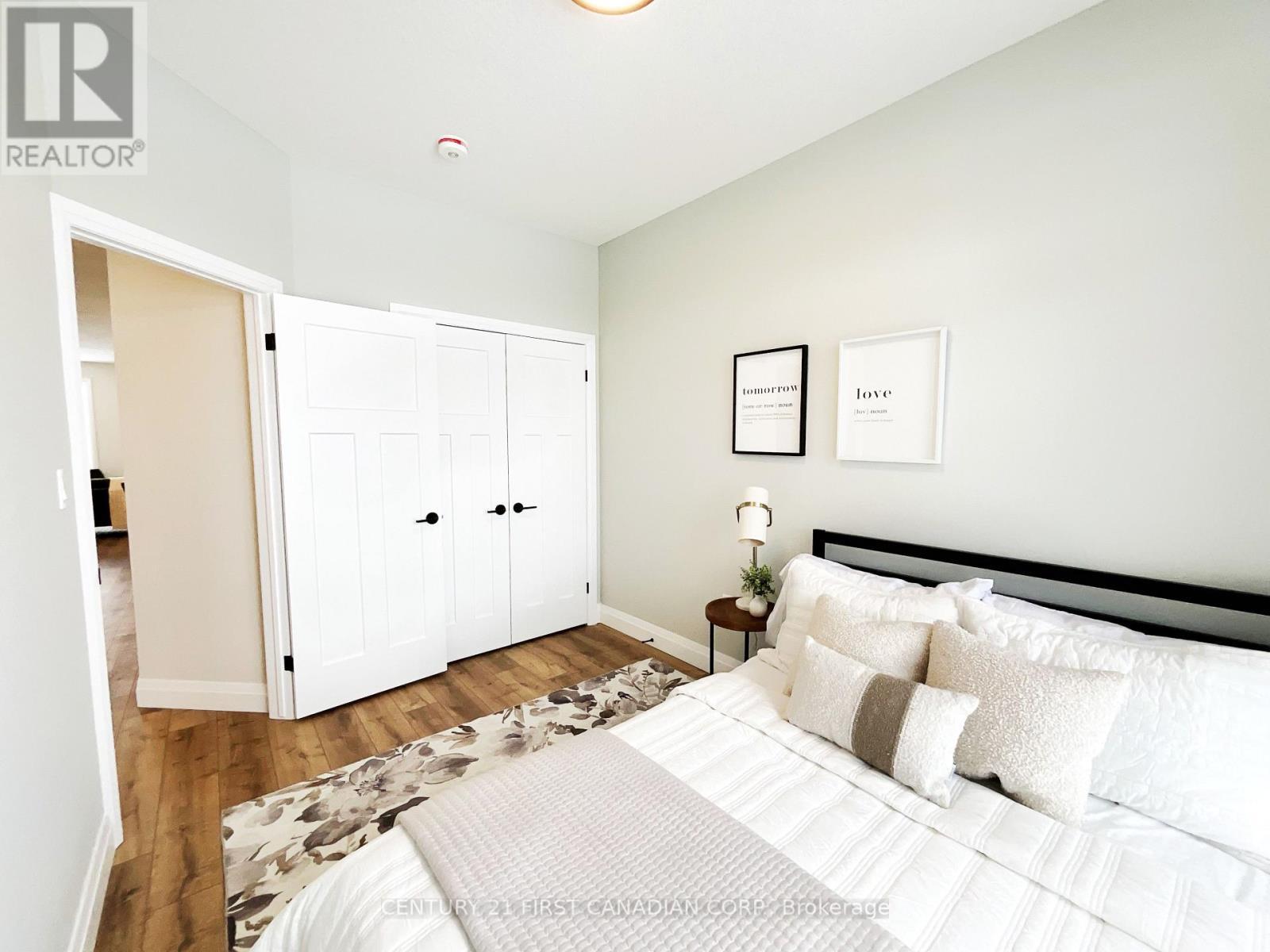 7 Postma Crescent, North Middlesex (Ailsa Craig), ON - Indoor Photo Showing Bedroom