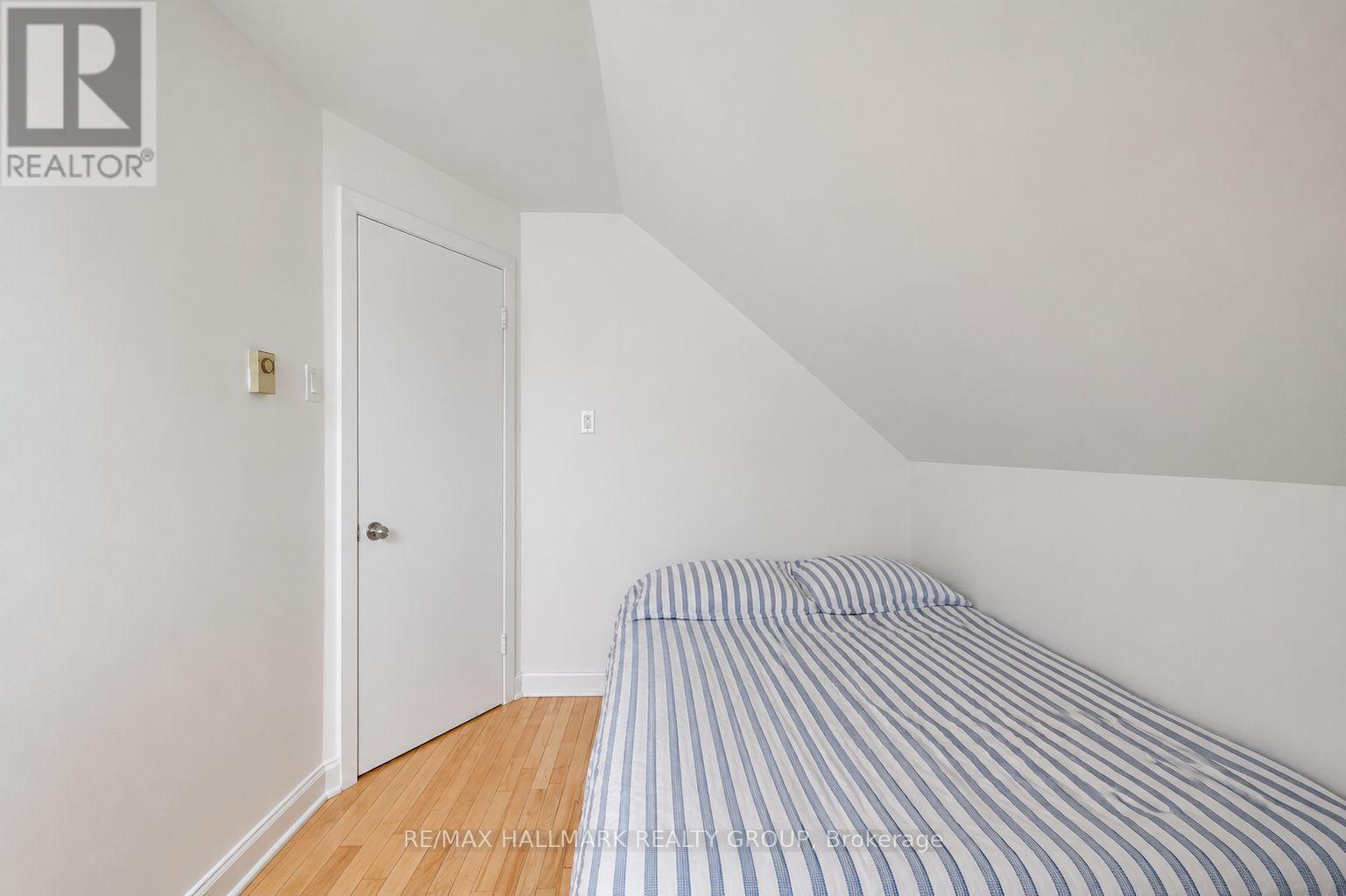 Virtually Decluttered - 223 Sanford Avenue, Ottawa, ON - Indoor