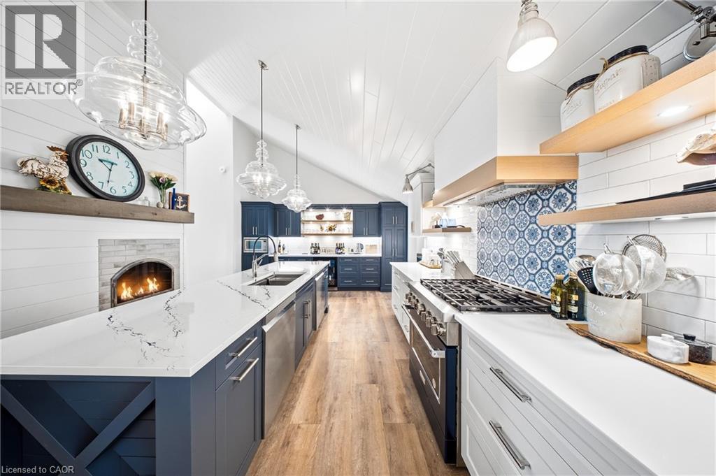464 West Edith Cavell Boulevard, Port Stanley, ON - Indoor Photo Showing Kitchen With Upgraded Kitchen