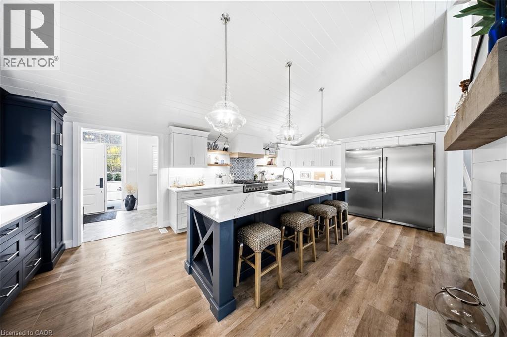 464 West Edith Cavell Boulevard, Port Stanley, ON - Indoor Photo Showing Kitchen With Upgraded Kitchen