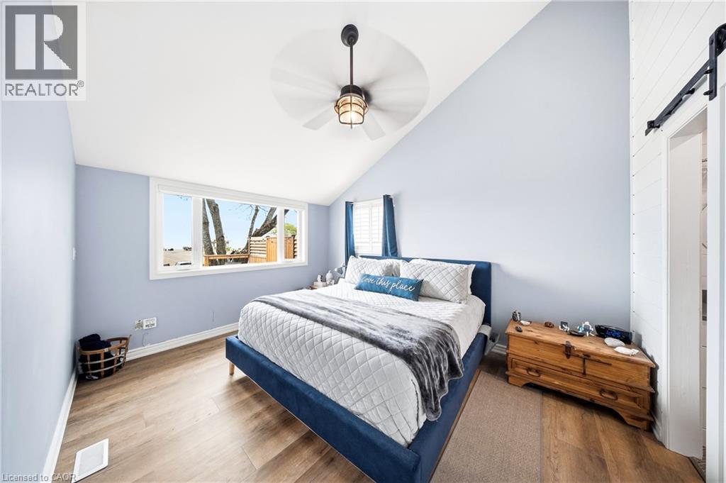 464 West Edith Cavell Boulevard, Port Stanley, ON - Indoor Photo Showing Bedroom